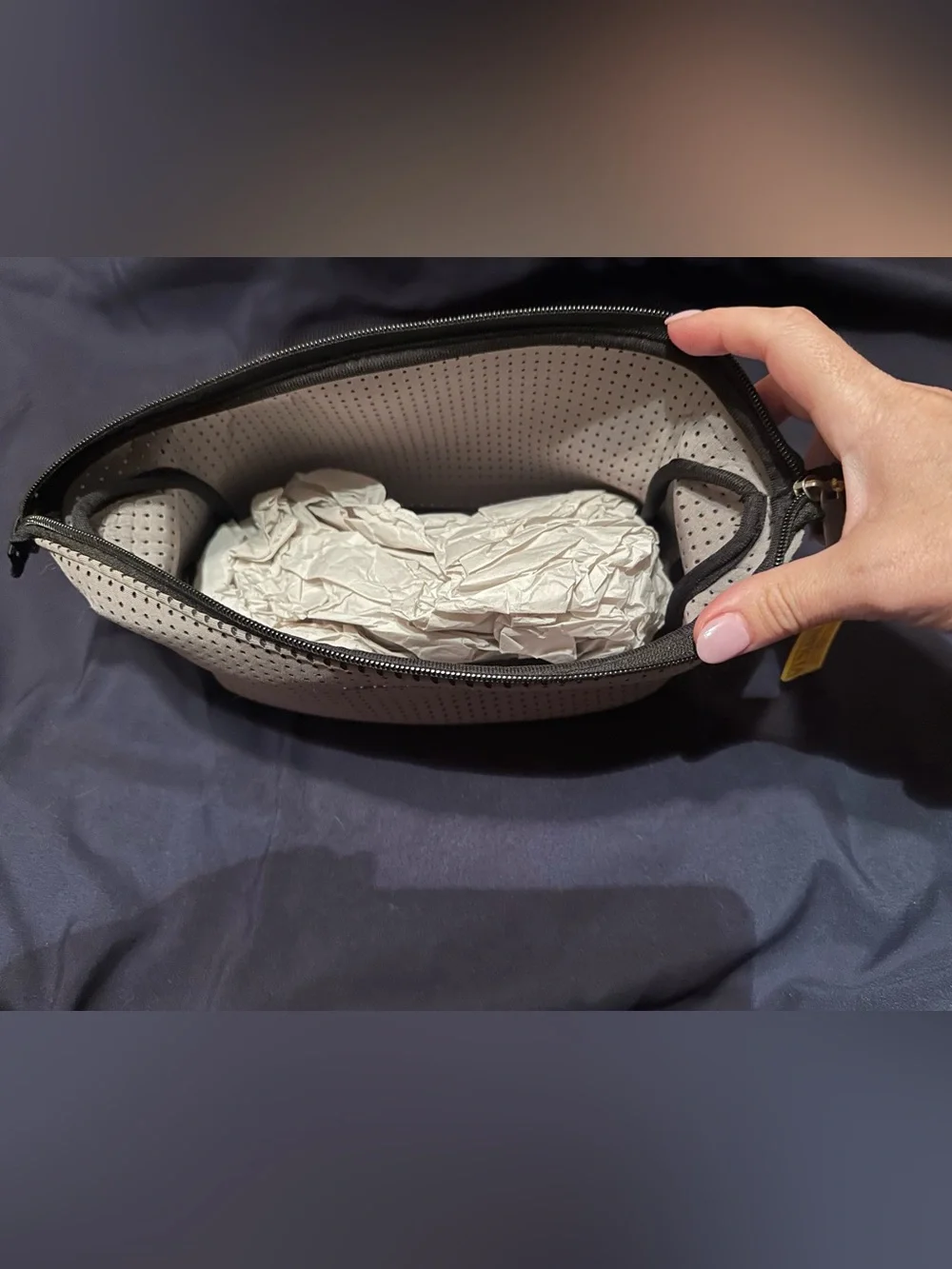 Mayamar NWT Perforated Neoprene Cosmetic Makeup Travel Pouch Bag Gray Large